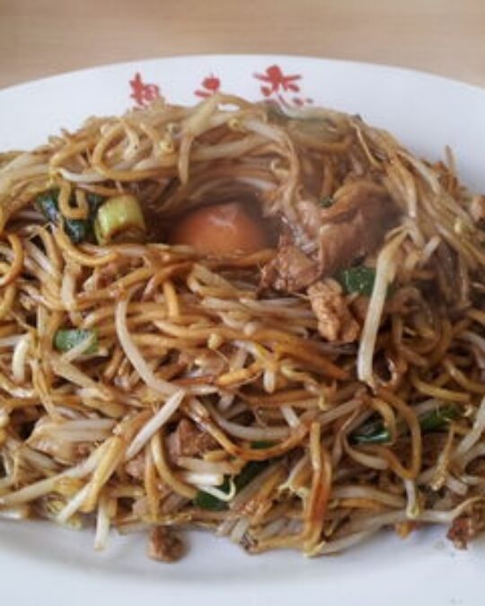 お昼に「焼きそば」